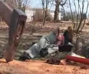 French couple is secretly fucking in the garden of a chateau