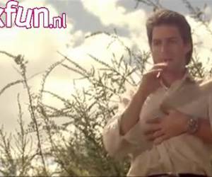 tanya roberts in una scena di nudo a sheena